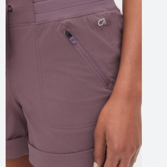 GapFit 4" Hiking Shorts black plum, medium - Picture 2 of 9